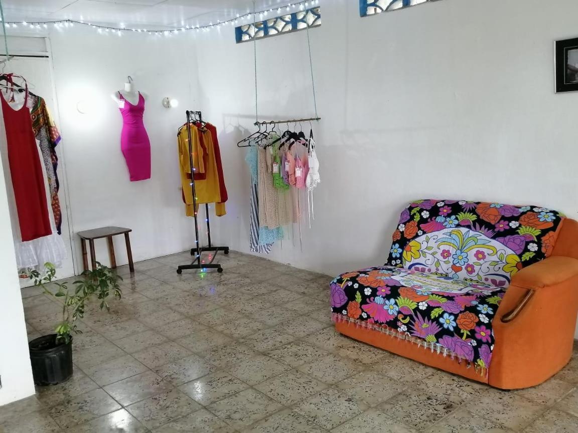 Magic Flower Rooms Cahuita Eksteriør billede